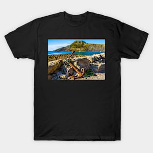 ANCHOR ON THE SEASHORE DESIGN T-Shirt